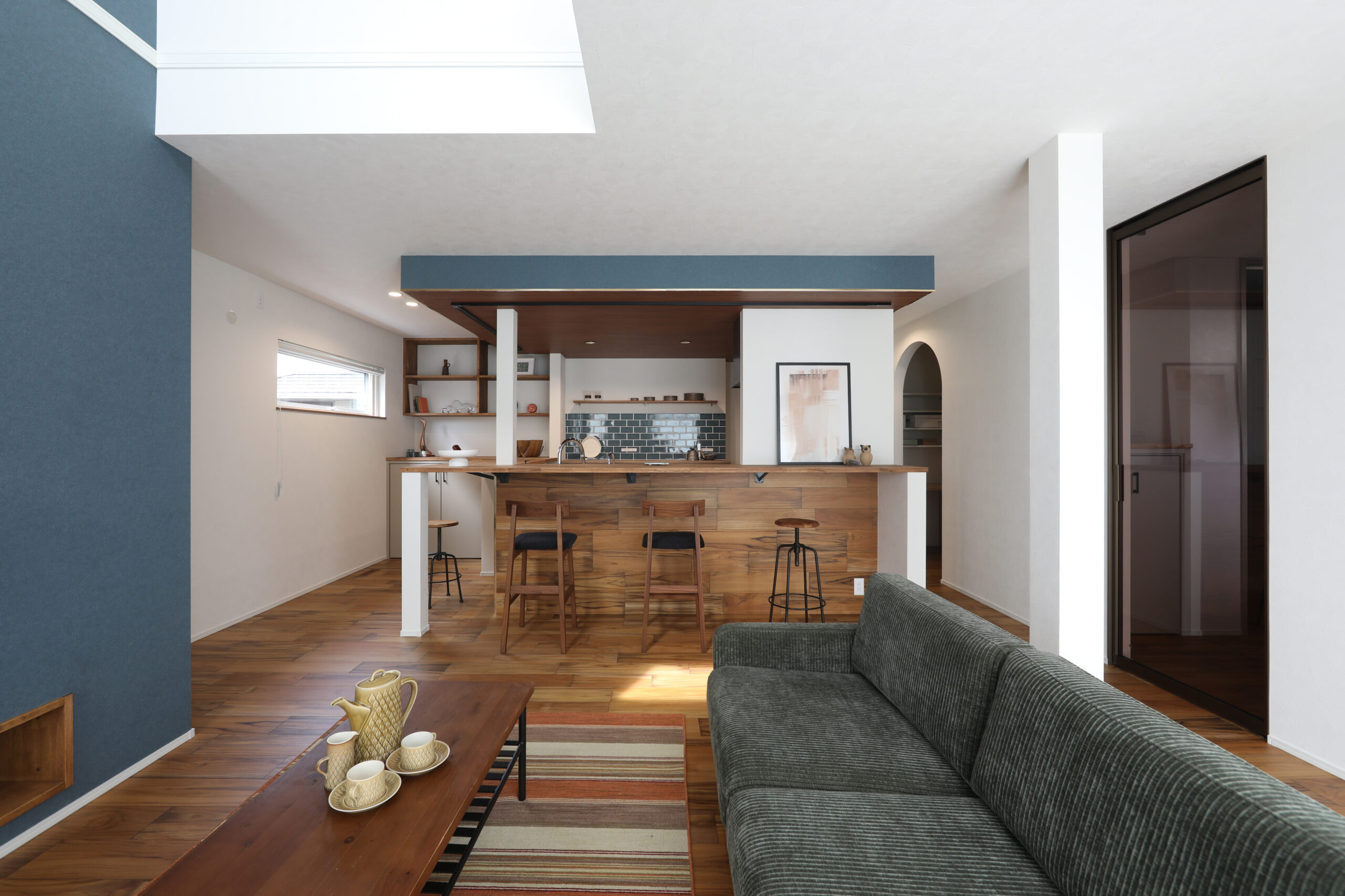 カウンターダイニングの落ち着く家